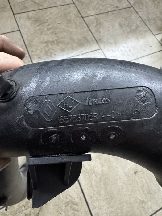 Патрубок на рено мастер 3  BITURBO 2.3