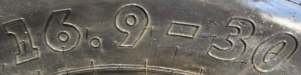 Opony 16.9-30 Vredestein CAŁE *S