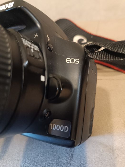Canon 1000D. Продам