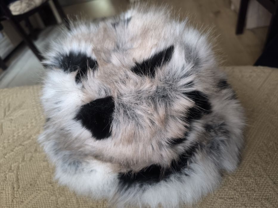 Sprzedam nowy kapelusz (czapkę)damski.