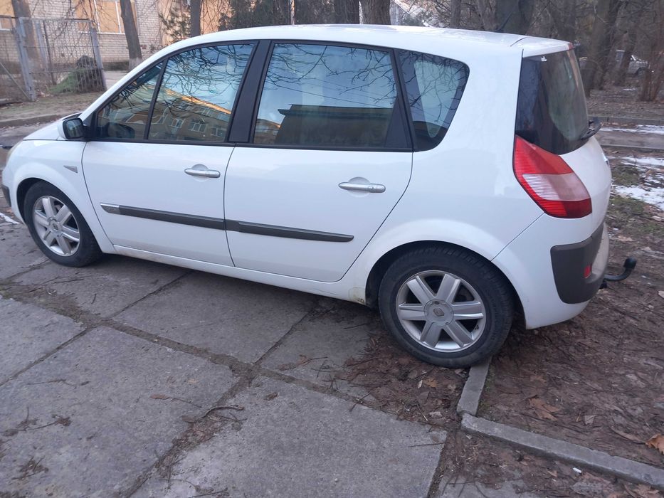 Renault Scenic 2 .1.6 бензин.2004 год