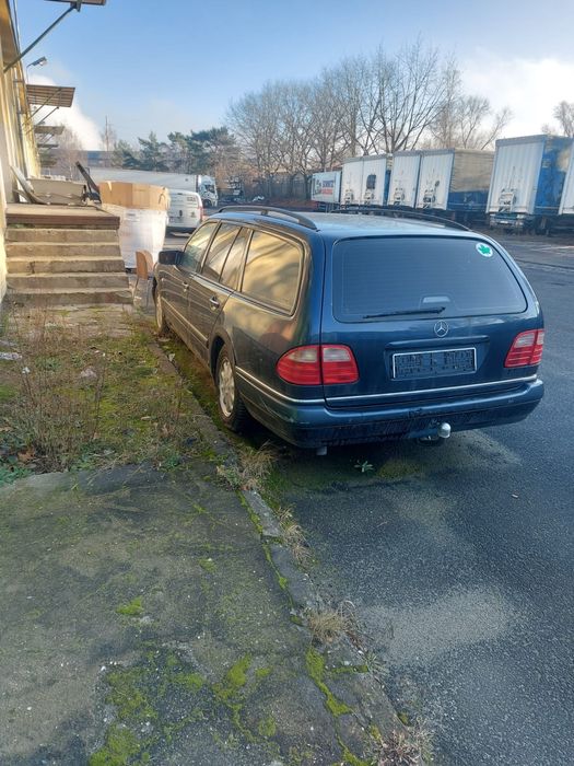 Mercedes E230 Benzyna+gaz - zarejestrowany - Okazja.