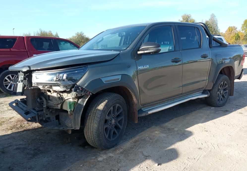 Разборка Toyota Hilux фари