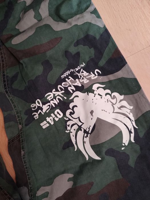 House | spodnie | rybaczki | moro | khaki | zamki | czerwone obszycia