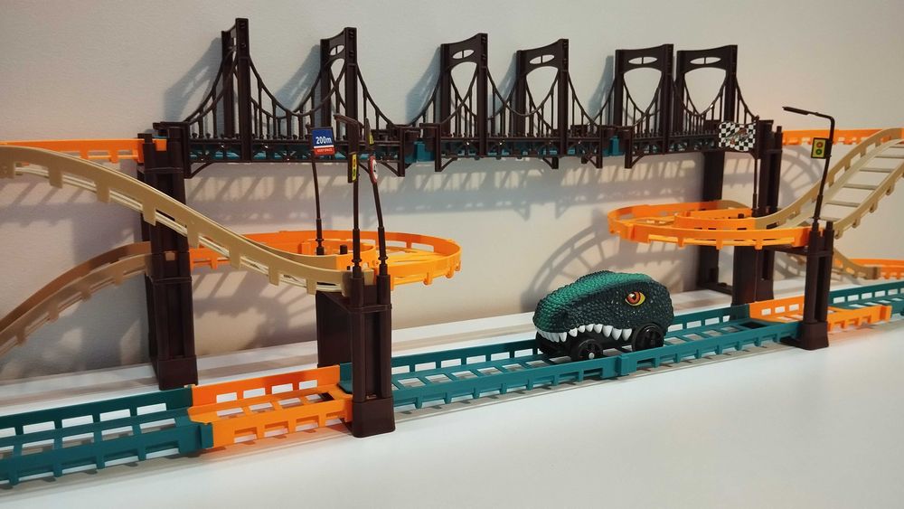 Tor Wyścigowy Dinozaur Dino Park ZESTAW autko