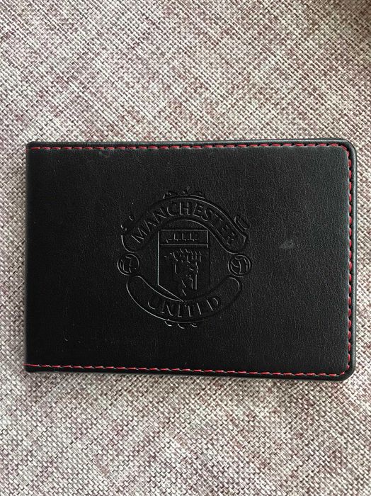 Черный кожаный картхолдер футбольного клуба «Манчестер Юнайтед»