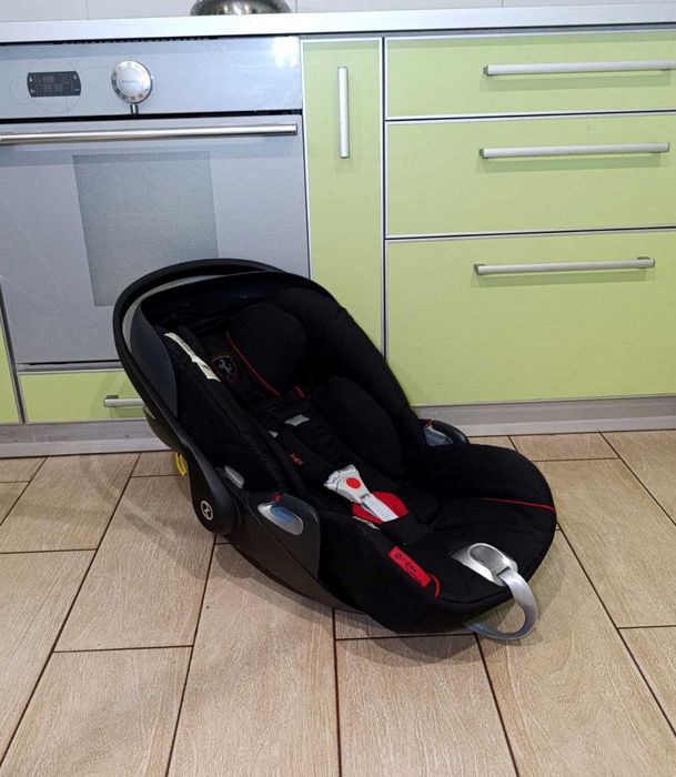 Cybex Cloud Z i-size Platinum Ferrary автокрісло в новому стані