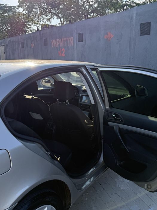 Skoda Octavia 2012 VIN TMBBK41Z7DB151628 фото оголошення 10 з 12