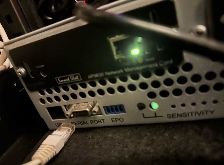 APC smart-ups 3000