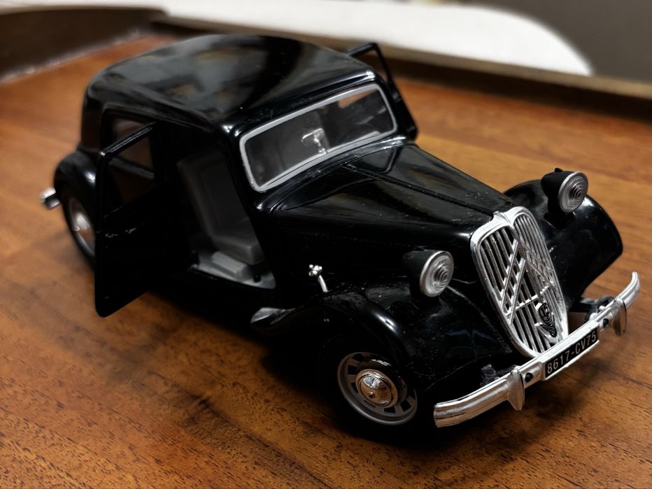 Колекційна машинка Citroën T.A. 15 cv