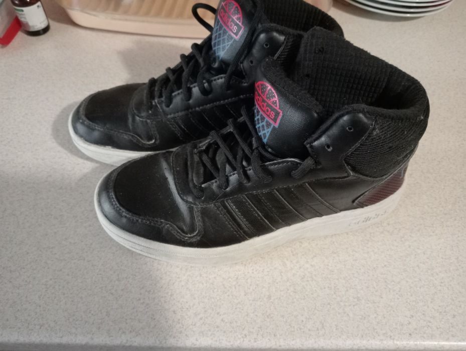 Продам шкіряне  взуття