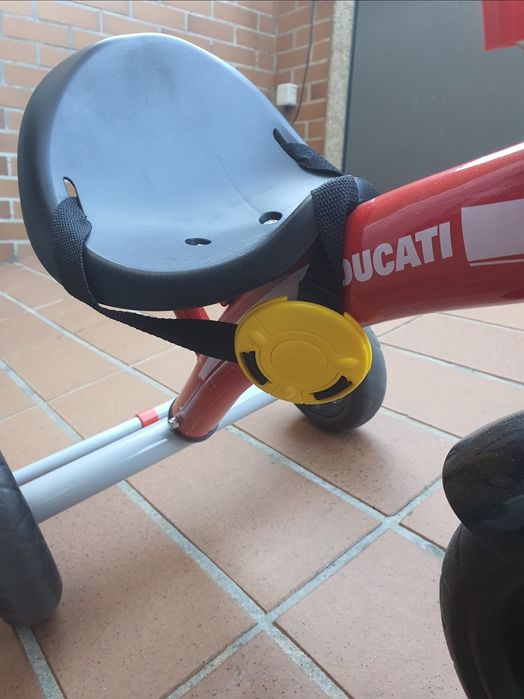 Triciclo Chico Ducati