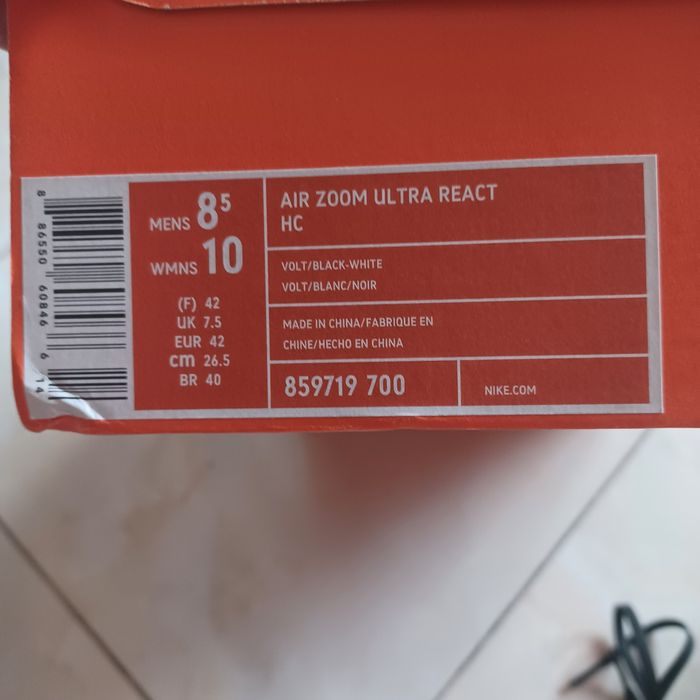 Buty Nike AIR ZOOM Ultra React HC do tenisa 42/26,5 cm