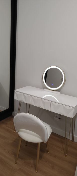 Toaletka z podświetleniem z lustrem biurko 100x40 stan j NOWA