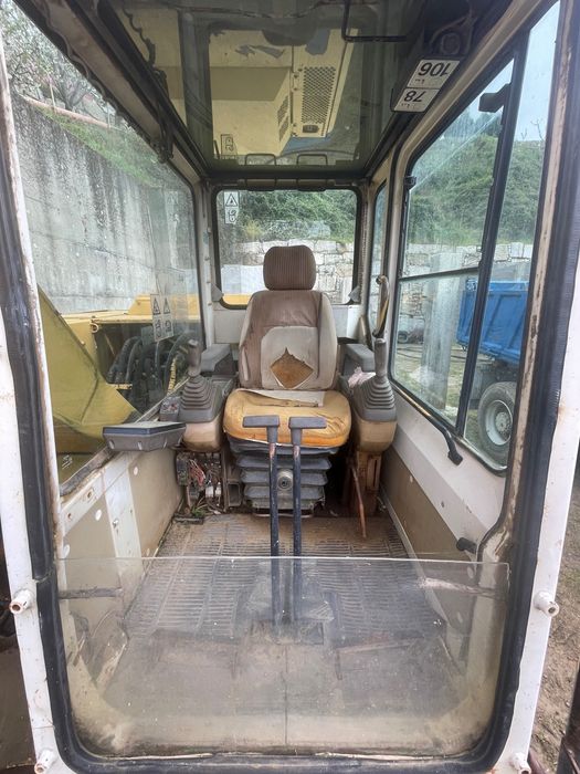 Máquina Komatsu pc150