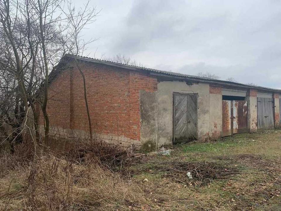 Будівля тракторної бригади