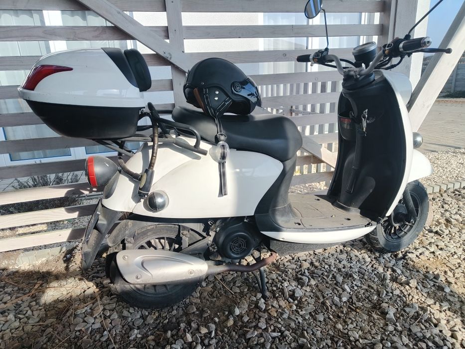 Skuter MASH 50, jak Vespa