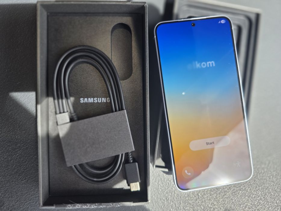 Smartfon Samsung Galaxy S25 12/128 GB niebieski