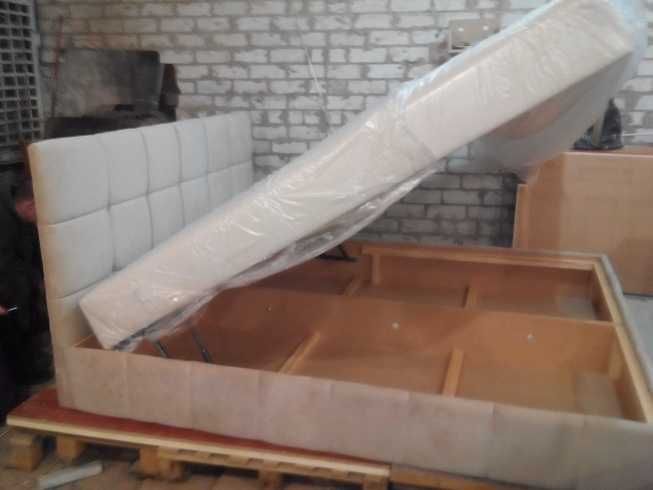 Двуспальная кровать . Лижко с ортопедическим матрасом