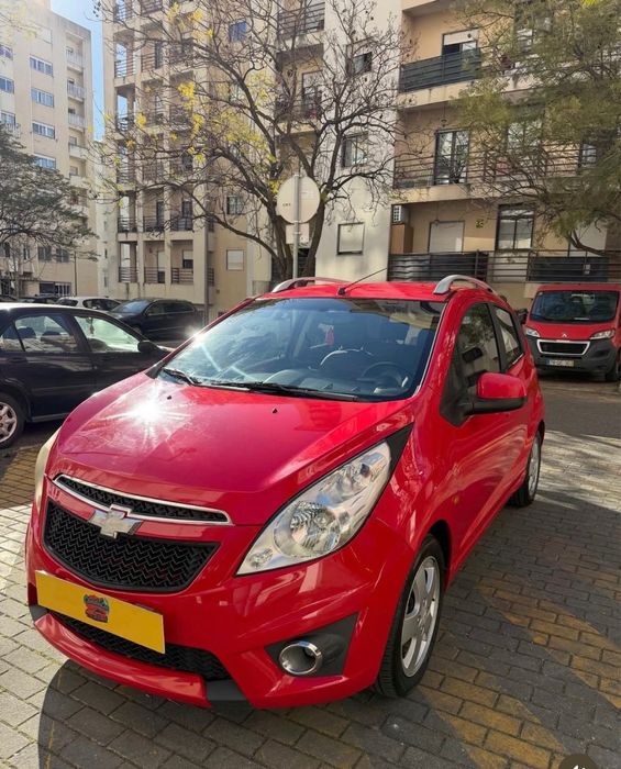 carro todo revisado 2 meses de garantia , roda a gas e gasolina , ano 2011  Valor 3.500