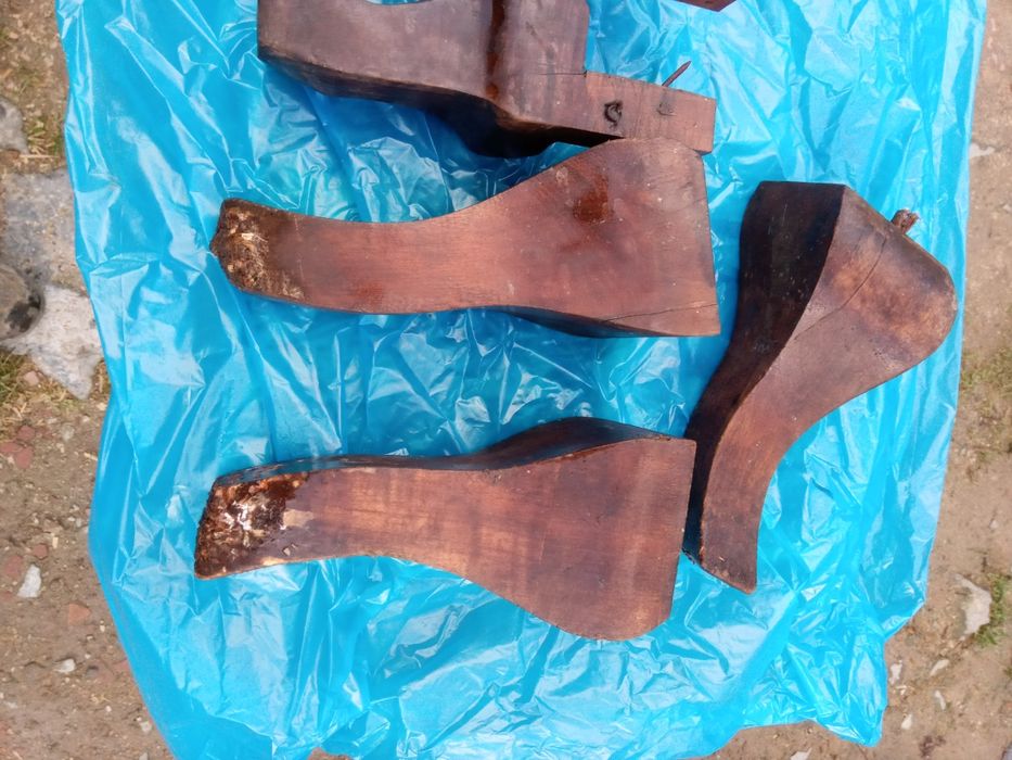 Vendo pés para moveis antigos