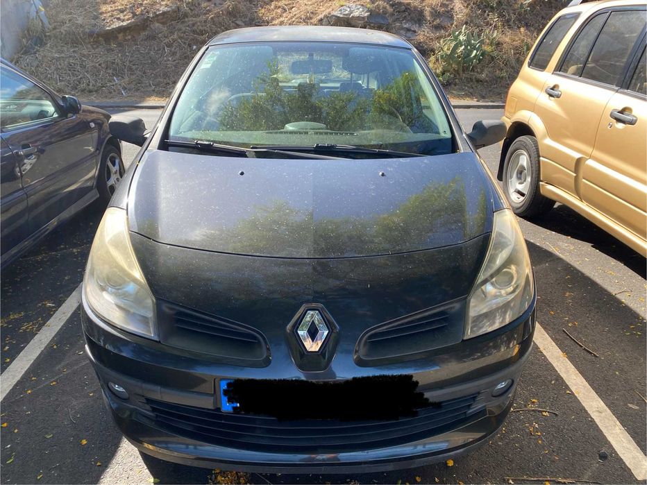 Alugar / Aluguer / Rent Carro Renault Clio - Funchal Madeira