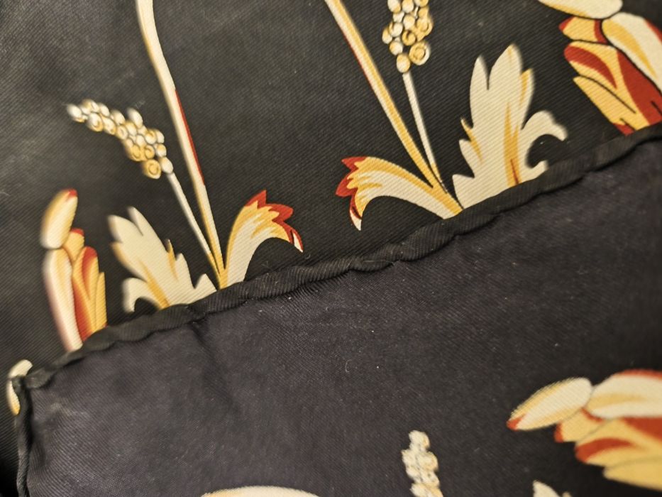 Жіноча шовкова хустина бренду Hermes