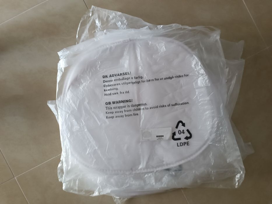 Vendo 2 almofadas novas para cadeira sklum