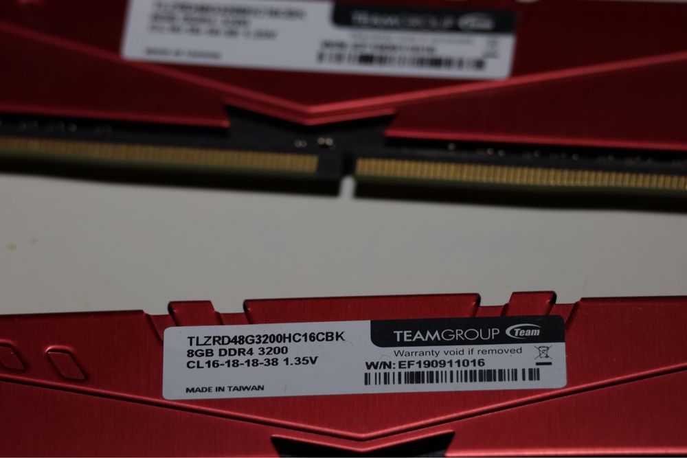 2x8gb RAM t force vulcan z 3200MHz DDR4 vermelhas
