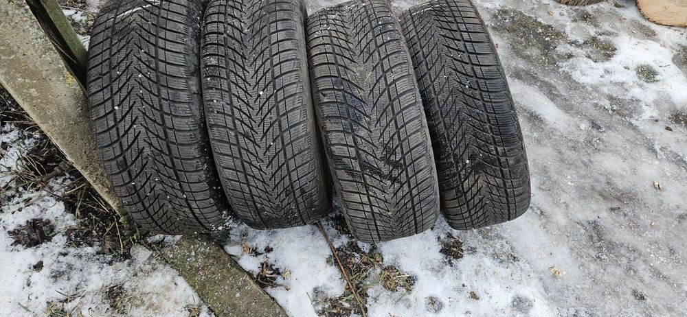 Goodyear UltraGrip Performance 3 225/50 R17 94H FP