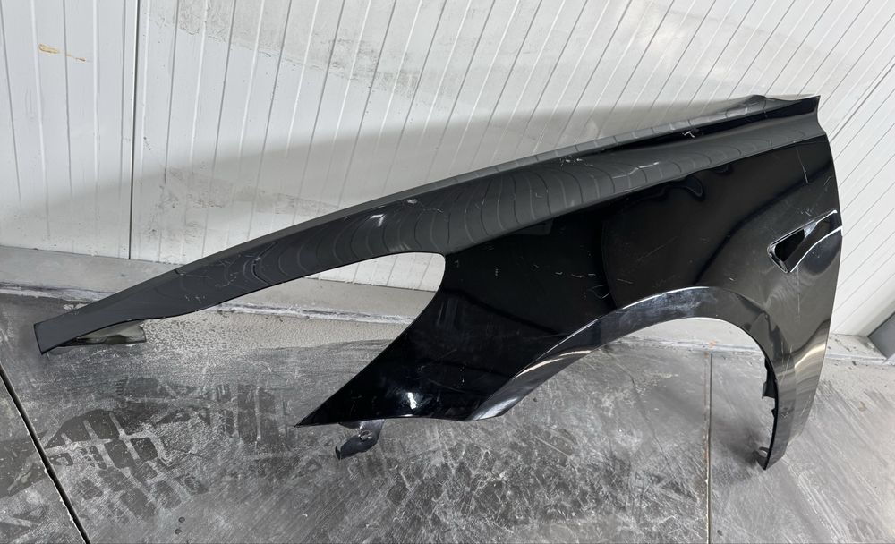 Tesla Model 3 крило ліве