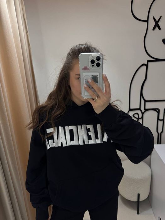 Худі Balenciaga  Розмір XS 2890 грн