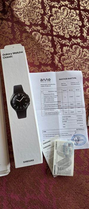 Продам годовалые Samsung Galaxy Watch 4, 46 мм, в новом состоянии