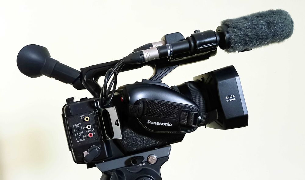 Camara Profissional 4K e FHD Panasonic AG - Ux90