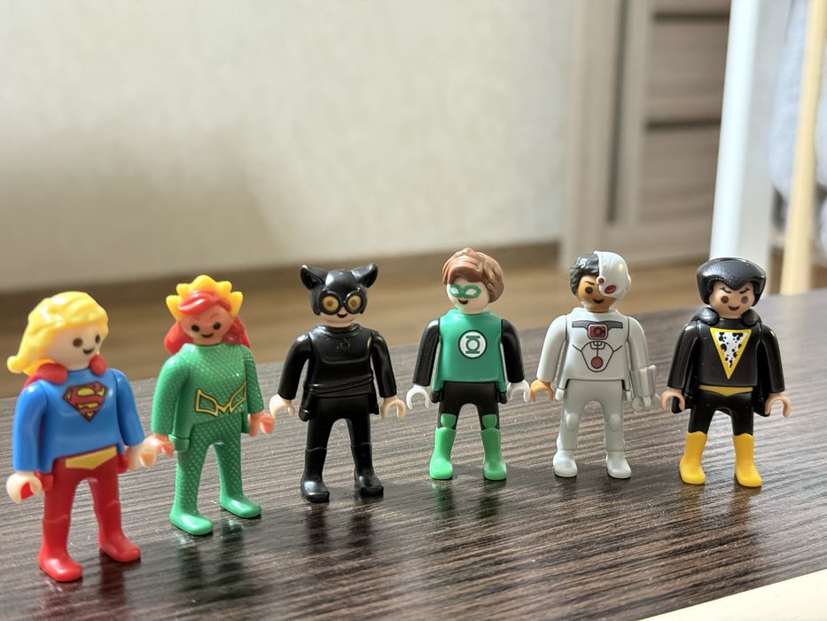 Іграшки кіндер, фігурки тварин, динозаврів, новорічні, Playmobil