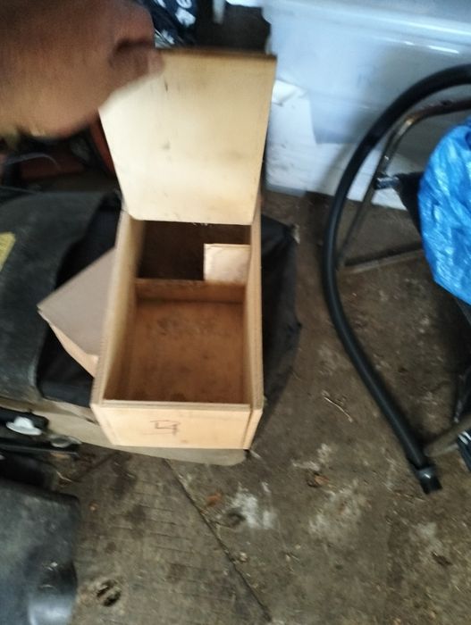 Vários ninhos maior parte completamente novos