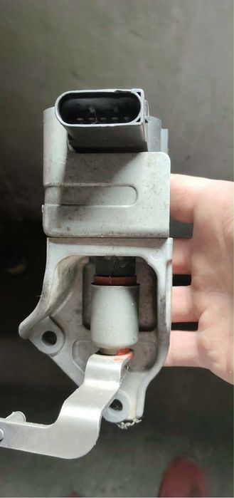 Nastawnik turbiny turbosprężarki 2.0d BMW E60 E90 E91 X3 oryg gwarancja