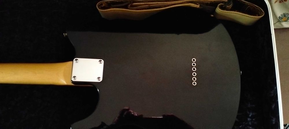 Guitarra eléctrica Peavey EXP com case