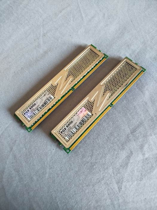 Pamięć RAM OCZ2P800R22GK PC2 6400 Platinum Edition 2x1Gb