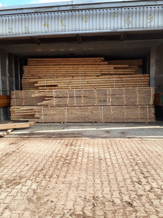 Tartak więźba dachowa deski łaty drewno konstrukcyjne transport HDS