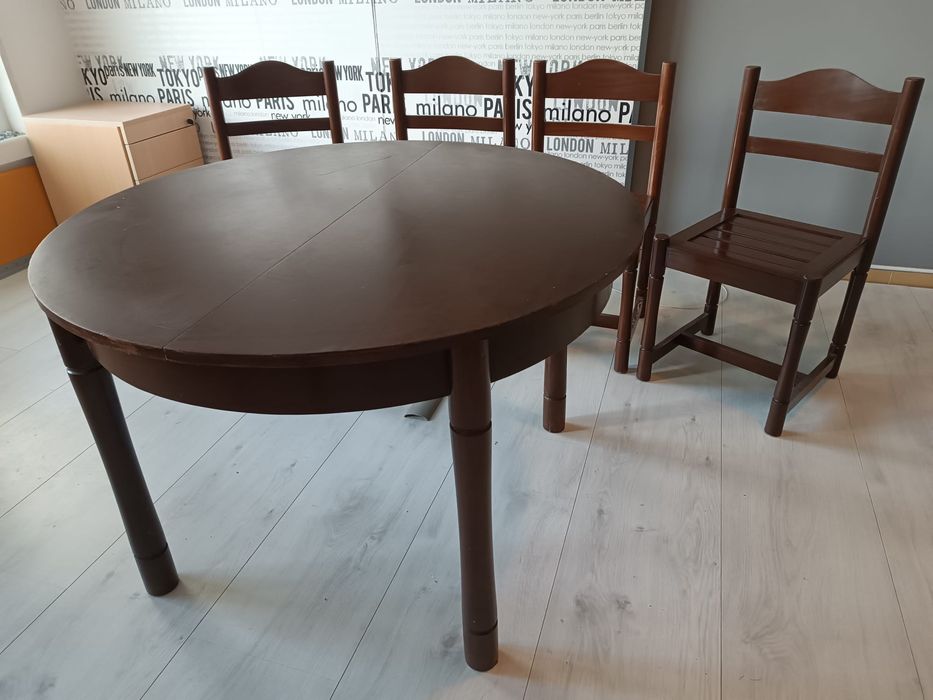 Mesa e 4 cadeiras