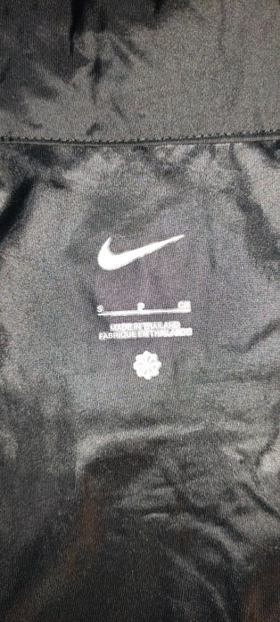 Kurtka wiatrówka Nike