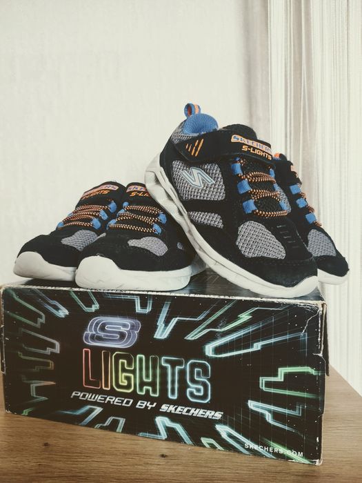 Дитячі кросівки  "Skechers" кросівки зі світлодіодною (LED) підошвою