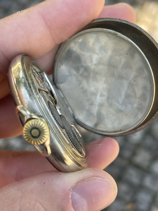 Omega de bolso em exelente estado