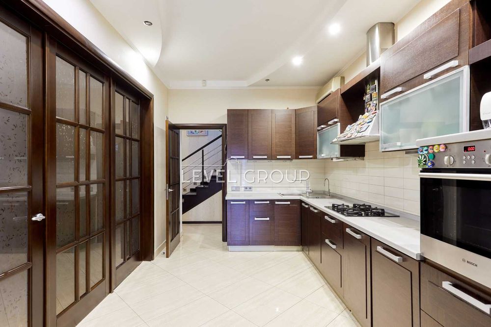 Продаж будинку 500 м² з виходом на канал. Конча-Заспа Козин Рудики