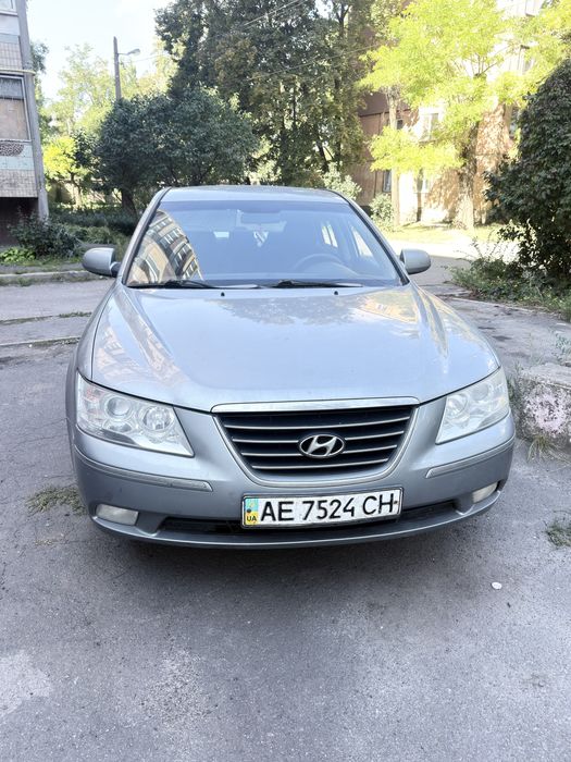 Продам HYUNDAI SONATA 2008 года 2,0 бензин