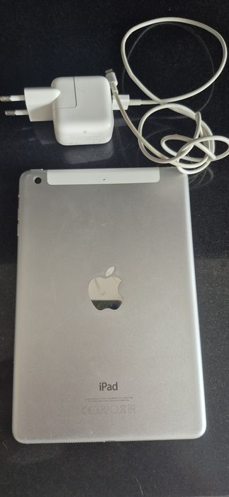 iPad A1490 com carregador