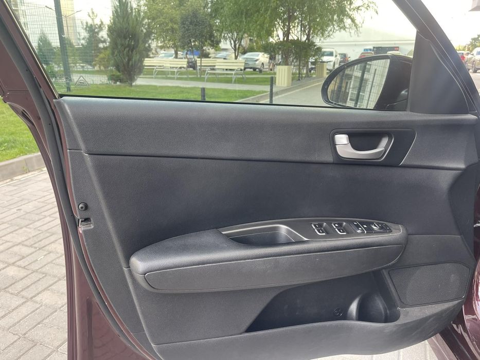 Продам автомобіль KIA optima