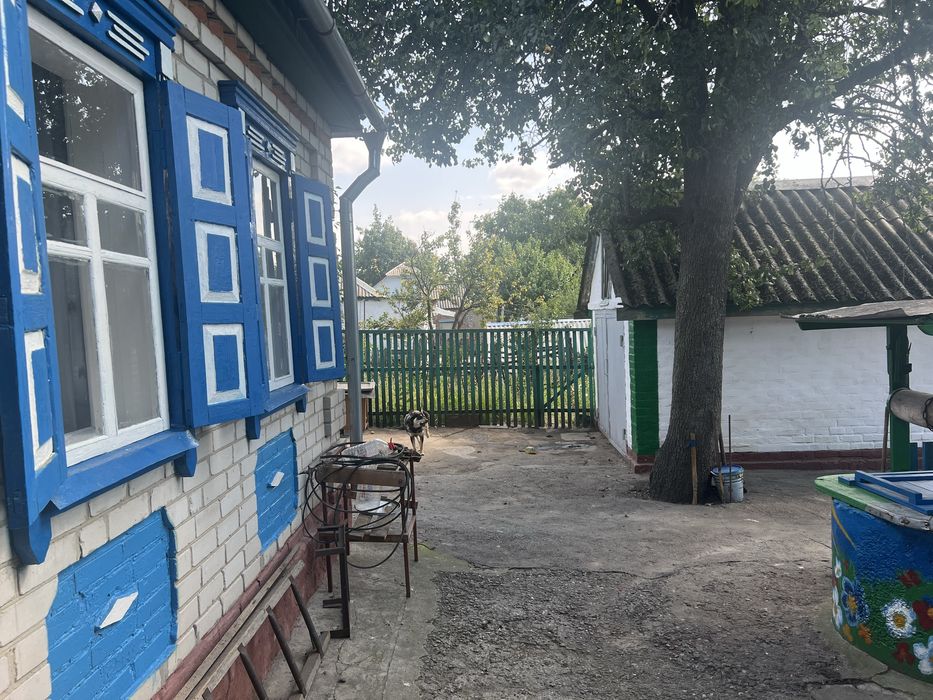 Продам  2 ЗАТИШНІ  будинки   -МОЖЛИВО СЕРТИФІКАТ-20 км від Кременчука)