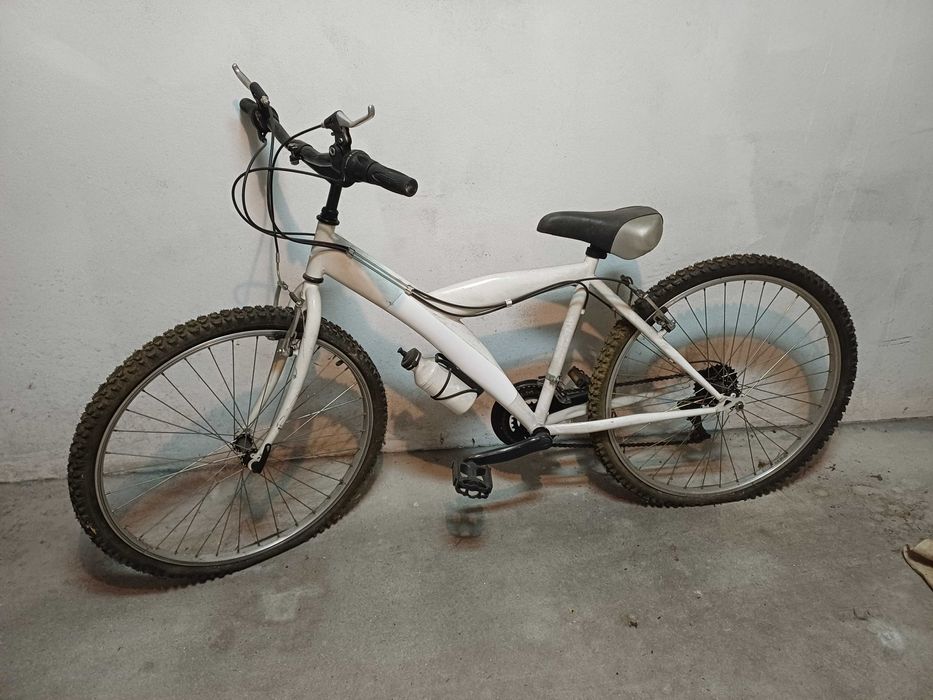 Bicicleta branca